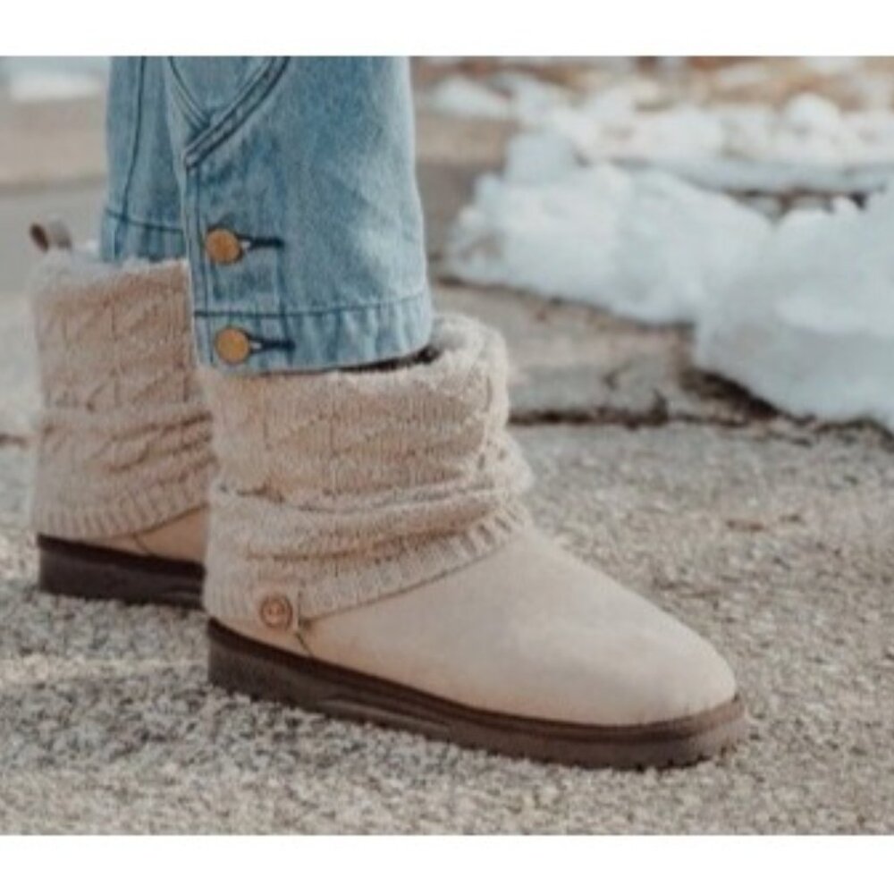 Essentials by Muk Luks Women's Size 9 Laurel Boots Faux Suede & Faux Fur Lining